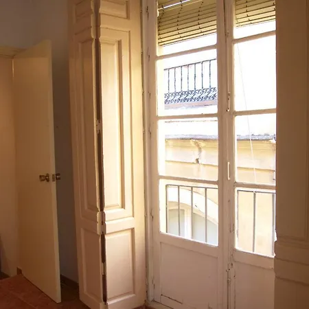 Ballesteros Apartment *